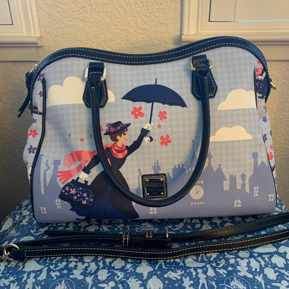 🎠☂️Rare Dooney and Bourke bag!!🎠☂️👜Mary Poppins Doctor Bag!